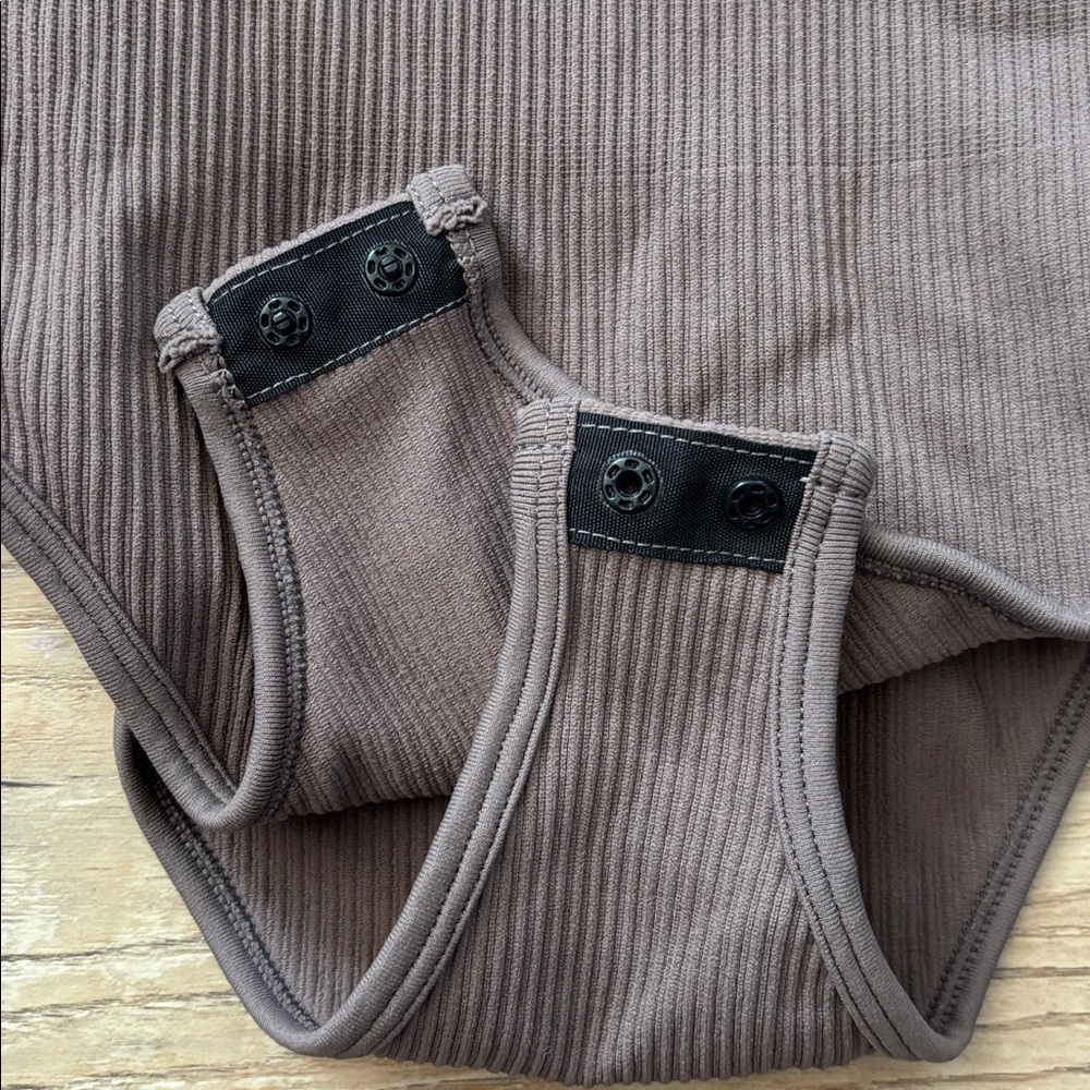 OQQ Brown Ribbed High Neck Long Sleeve Bodysuit Women's Medium - Picture 6 of 6